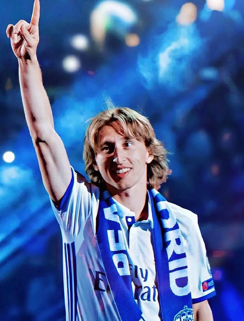 米体：国米想让邓弗里斯在意超杯半决赛对阵博洛尼亚时复出